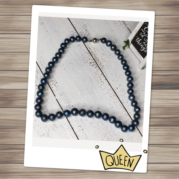 Freshwater Pearl Necklace - Picture 2 of 9